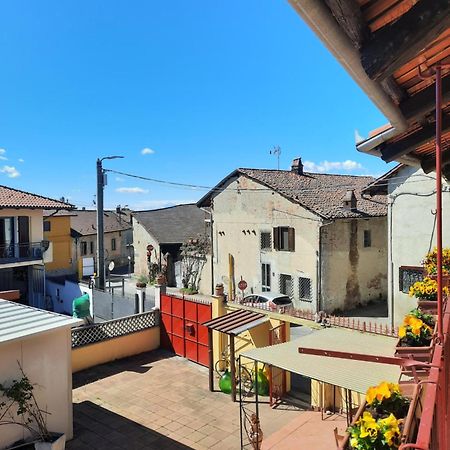B&B La Casa Gialla Di Luca Mazzè Eksteriør billede