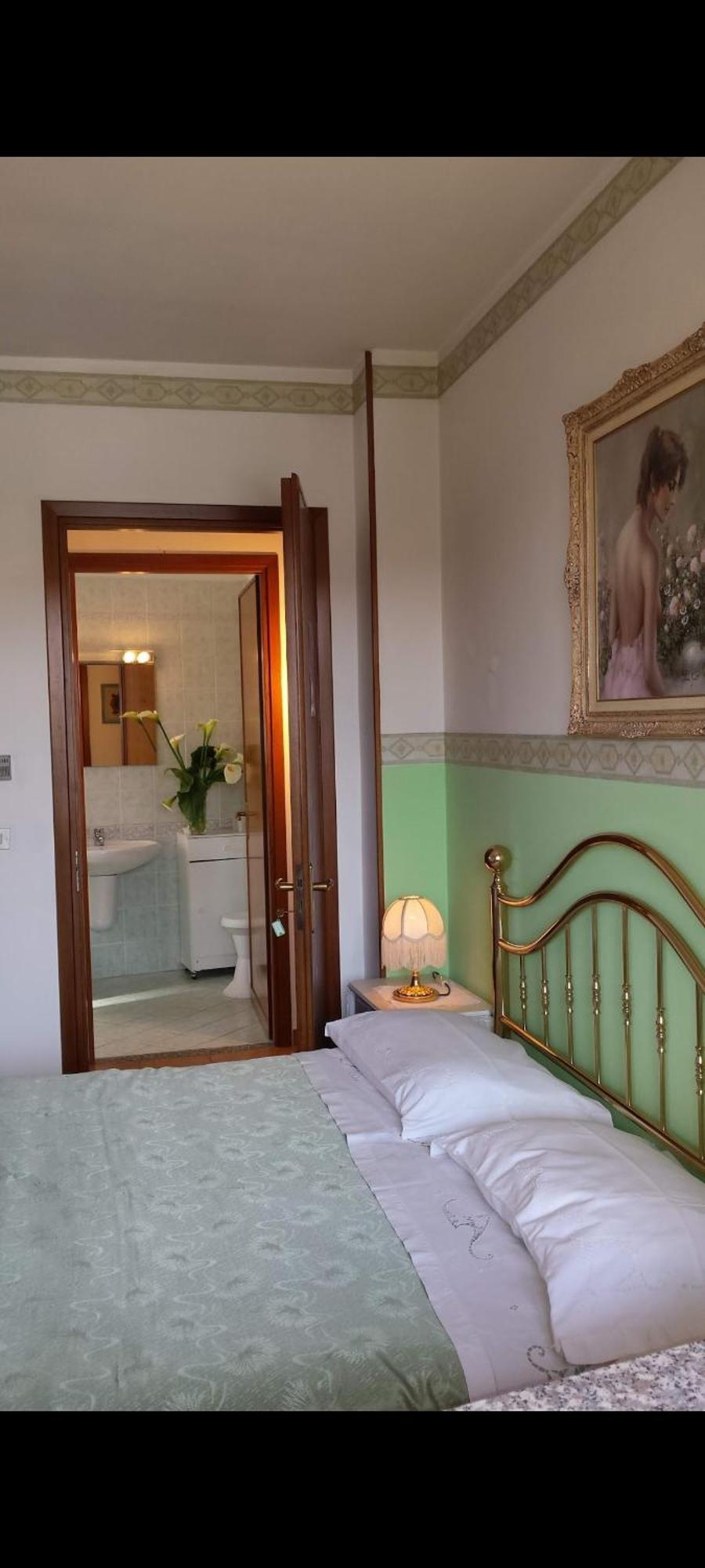 B&B La Casa Gialla Di Luca Mazzè Eksteriør billede